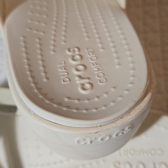 Crocs Sanrah Liquid Metallic Wedge Flip Sandal - Picture 9 of 9